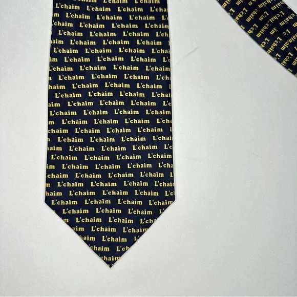 NWT L’chiam L’chiam Museum Artifacts Jewish Hebrew Silk Classic Blue Tie 3.75” - Picture 4 of 6